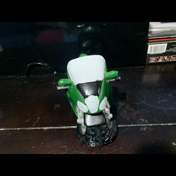Motorcycle piggy bank - Picture 2 of 3